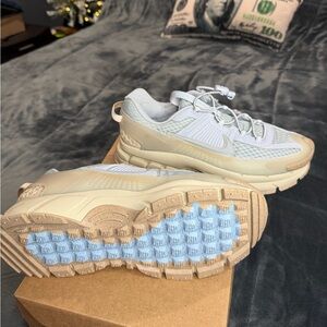 9M *SAMPLE* Nike Vomero Roam Photon Dust Brand New